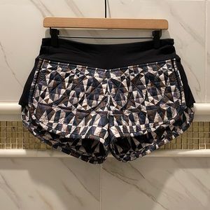 RARE lululemon Hot Cheeks Short Stained Glass Love Neutral Blush Black sz 6